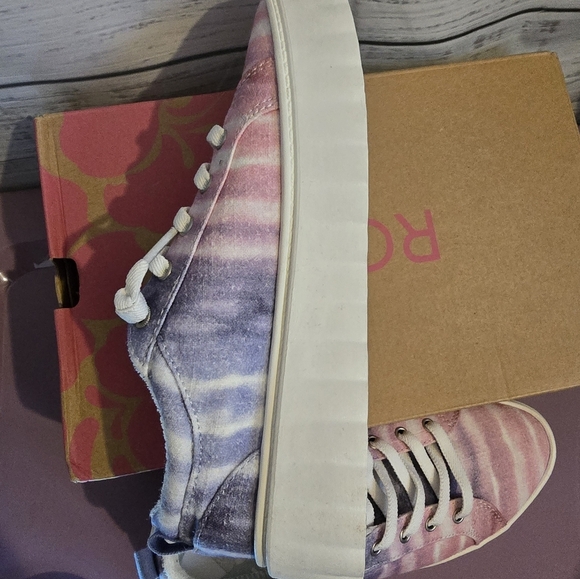 Roxy tie-dye purple and pick platform slip on sneakers new womans size 7 - Picture 3 of 8